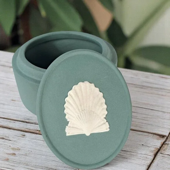 Wedgewood Teal Green Blue Sea Shell Trinket Ring Box Rare Jasperware
